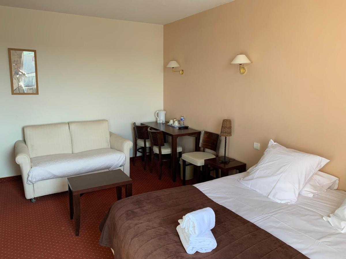 Hotel De Gaujac 3*